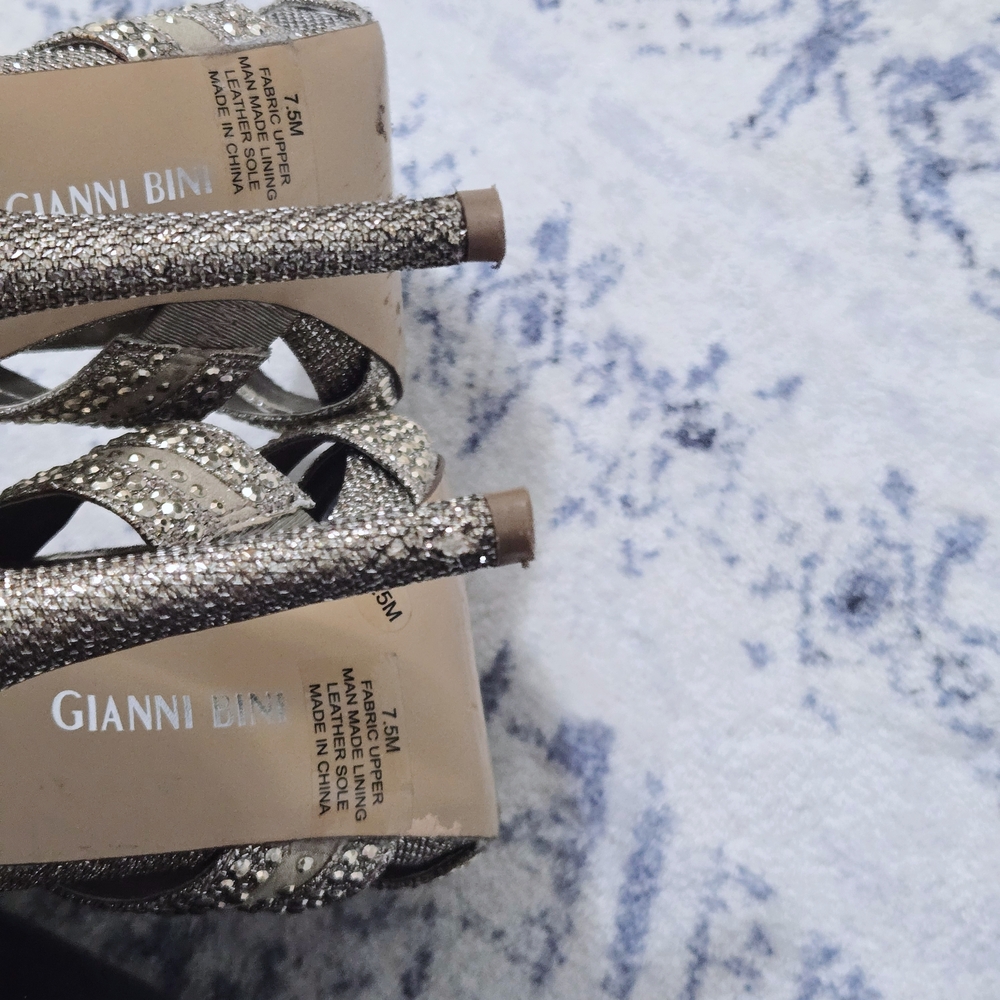 Gianni Bini Sianna Champagne and Gold, 7.5 - Picture 9 of 11
